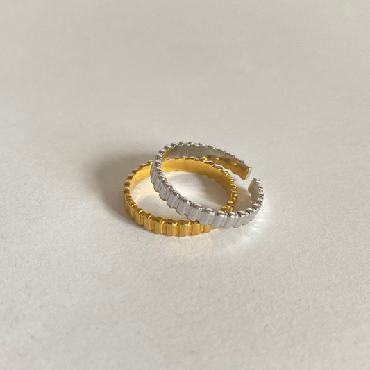 SMALL GROOVE RING